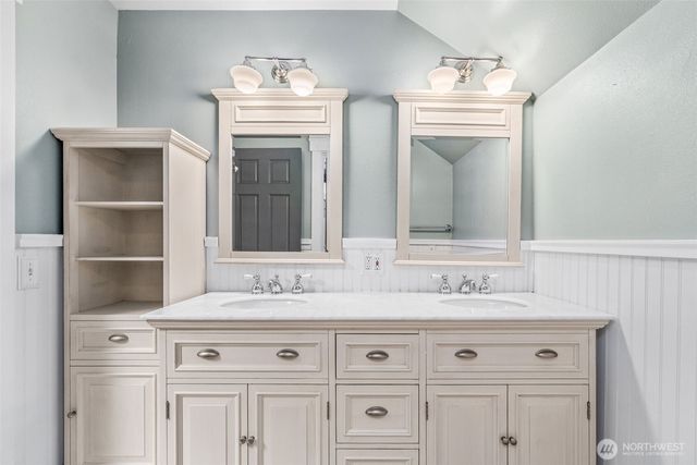 9510 9th Avenue NW, Seattle, WA 98117