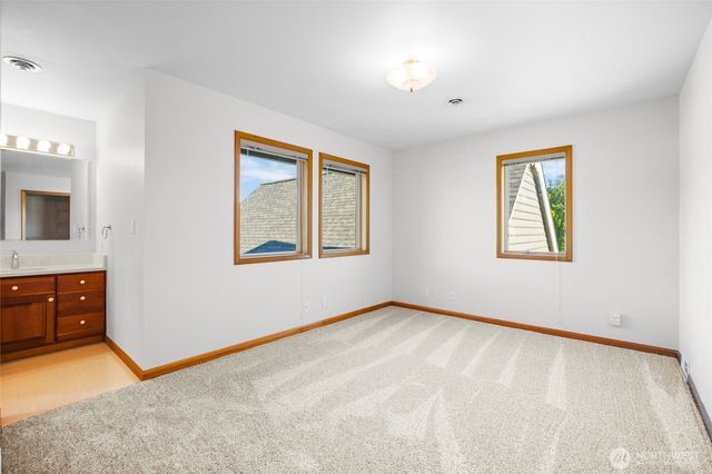 5452 Northwest Drive, Bellingham, WA 98226