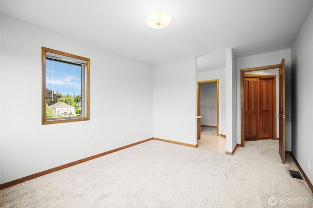 5452 Northwest Drive, Bellingham, WA 98226