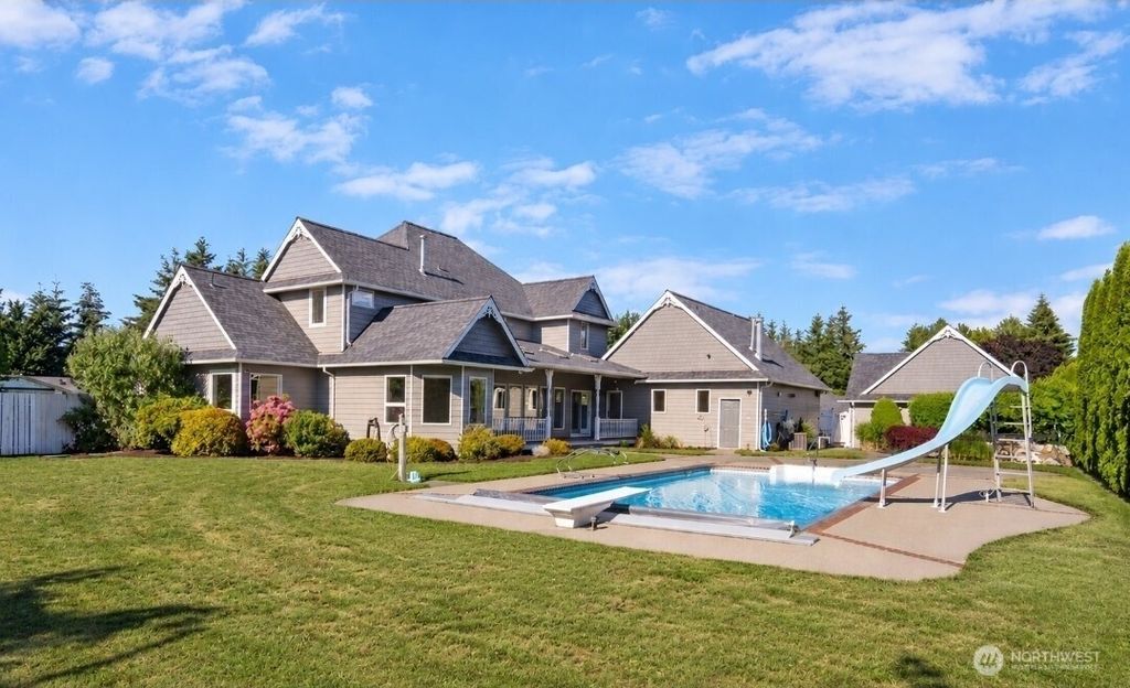 5452 Northwest Drive, Bellingham, WA 98226
