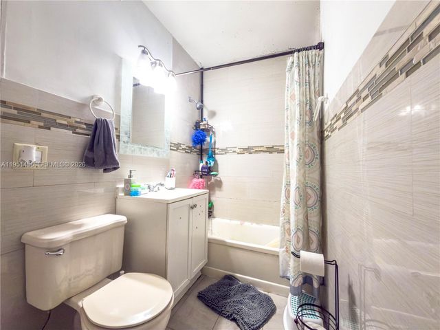 410 Pinecrest Dr, Miami Springs, FL 33166