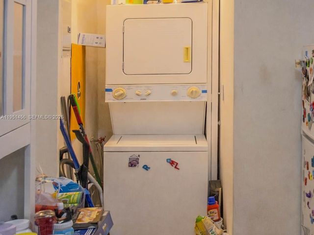 410 Pinecrest Dr, Miami Springs, FL 33166