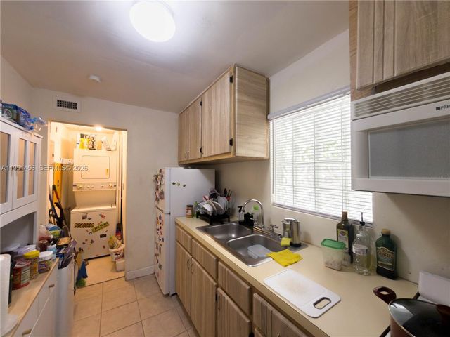 410 Pinecrest Dr, Miami Springs, FL 33166