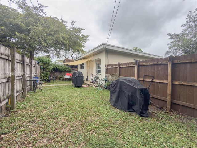 410 Pinecrest Dr, Miami Springs, FL 33166
