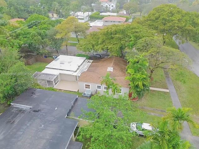 410 Pinecrest Dr, Miami Springs, FL 33166