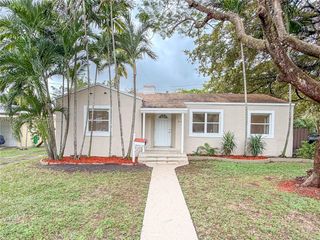 410 Pinecrest Dr, Miami Springs, FL 33166