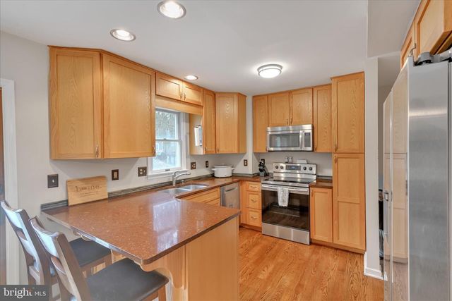 515 RANDALL CIR, Hummelstown, PA 17036