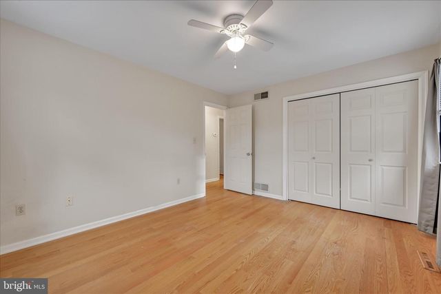 515 RANDALL CIR, Hummelstown, PA 17036