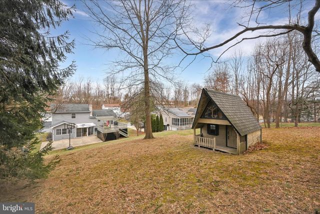 515 RANDALL CIR, Hummelstown, PA 17036