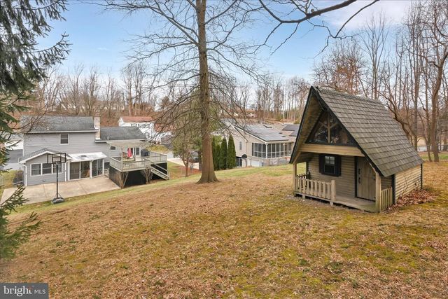 515 RANDALL CIR, Hummelstown, PA 17036