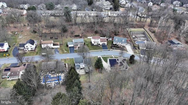 515 RANDALL CIR, Hummelstown, PA 17036