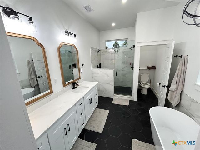 720 County Road 2337, Lampasas, TX 76550