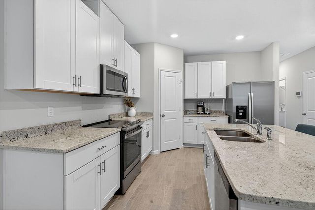 5696 SE Edgewater Circle, Stuart, FL 34997