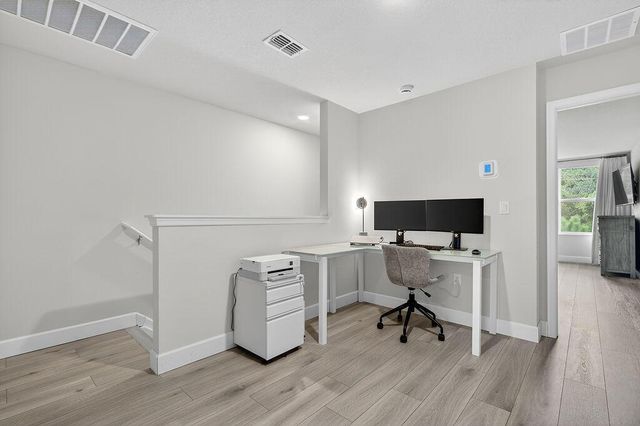 5696 SE Edgewater Circle, Stuart, FL 34997