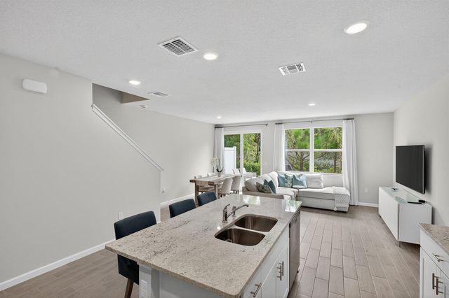 5696 SE Edgewater Circle, Stuart, FL 34997