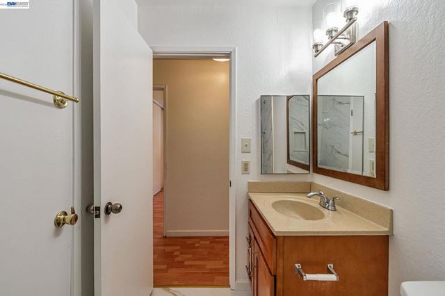 2538 E 16Th St, Oakland, CA 94601