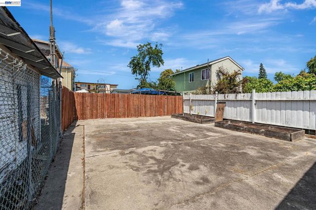 2538 E 16Th St, Oakland, CA 94601