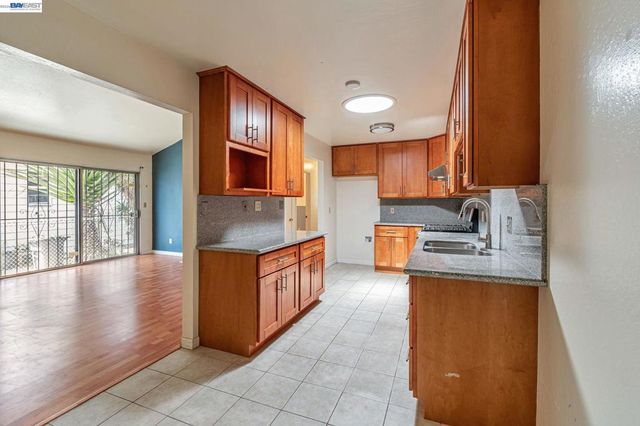 2538 E 16Th St, Oakland, CA 94601