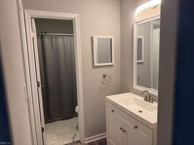 813 Gas Light LN, Virginia Beach, VA 23462