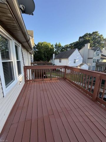 813 Gas Light LN, Virginia Beach, VA 23462