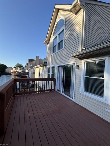 813 Gas Light LN, Virginia Beach, VA 23462