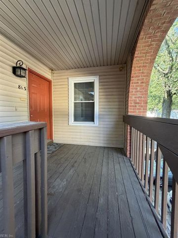 813 Gas Light LN, Virginia Beach, VA 23462