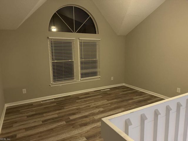 813 Gas Light LN, Virginia Beach, VA 23462