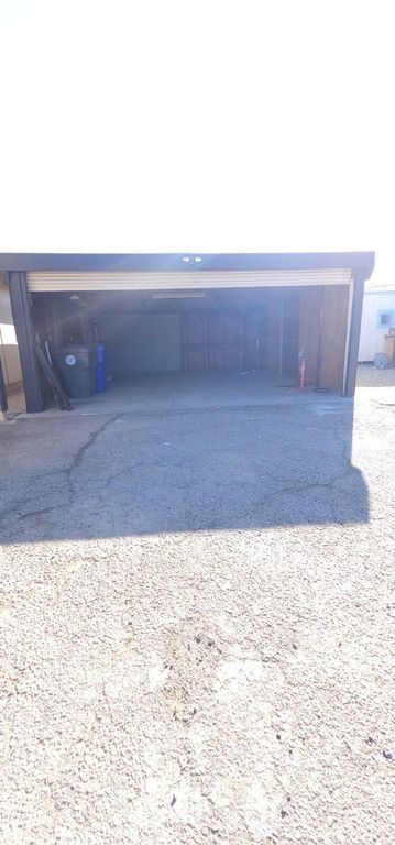 Image 16 of property listing at 2367 Oahu Lane, Thermal, CA 92274
