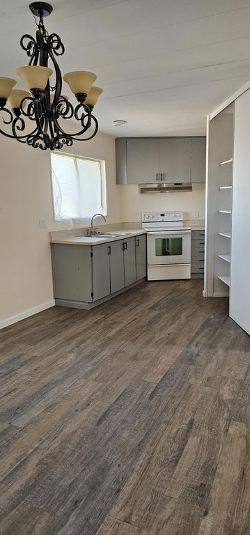 Image 5 of property listing at 2367 Oahu Lane, Thermal, CA 92274