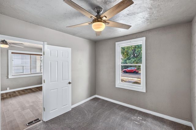 829 Crown Ave, Spokane, WA 99207