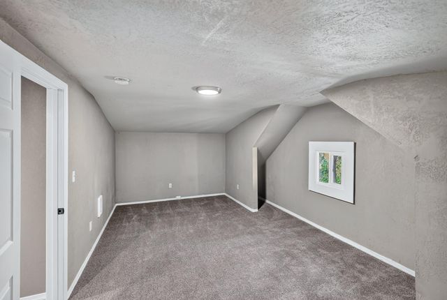829 Crown Ave, Spokane, WA 99207