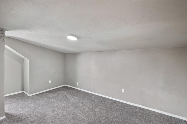 829 Crown Ave, Spokane, WA 99207