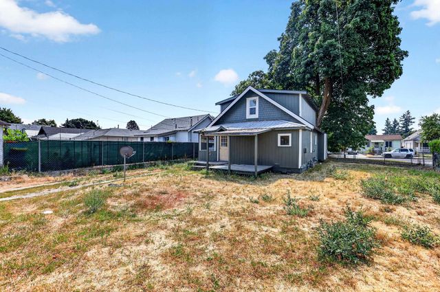 829 Crown Ave, Spokane, WA 99207
