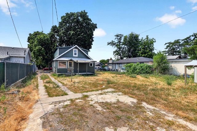 829 Crown Ave, Spokane, WA 99207