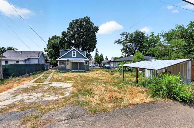829 Crown Ave, Spokane, WA 99207