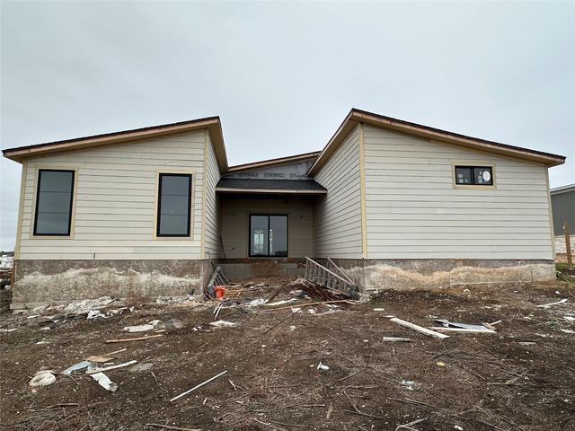 306 Centella CIR, Dale, TX 78616