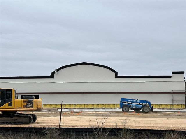 306 Centella CIR, Dale, TX 78616