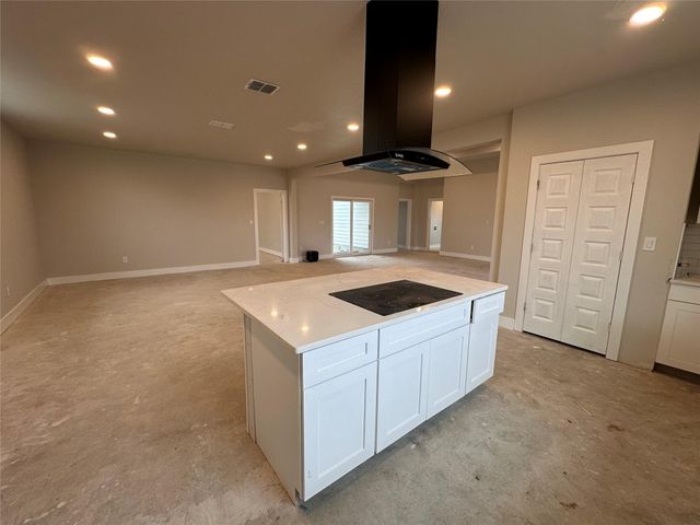 306 Centella CIR, Dale, TX 78616