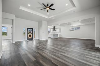 306 Centella CIR, Dale, TX 78616