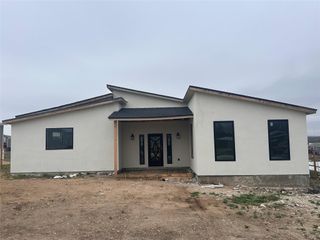 306 Centella CIR, Dale, TX 78616