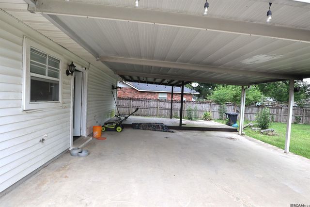 10714 Holly Hock Dr, Greenwell Springs, LA 70739