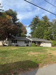 7 Craig Road, Chelmsford, MA 01824