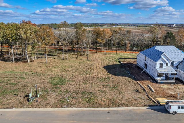 2046 Queenie Johns Dr, Murfreesboro, TN 37128