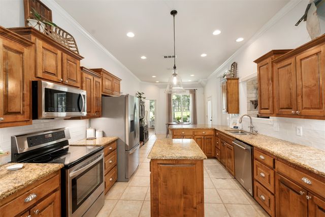 1109 Robbins Road, Athens, TX 75751