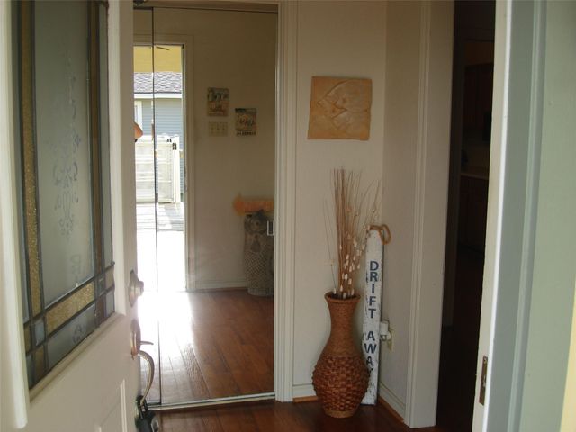 1187 Sailfish Street, Bayou Vista, TX 77563