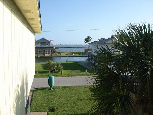 1187 Sailfish Street, Bayou Vista, TX 77563