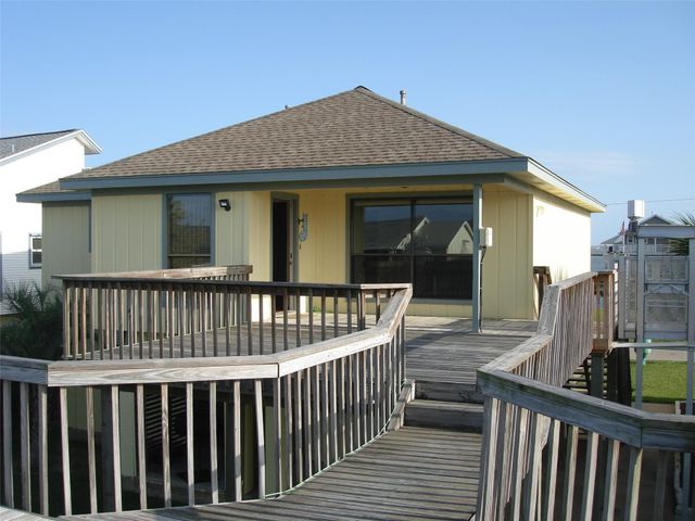 1187 Sailfish Street, Bayou Vista, TX 77563