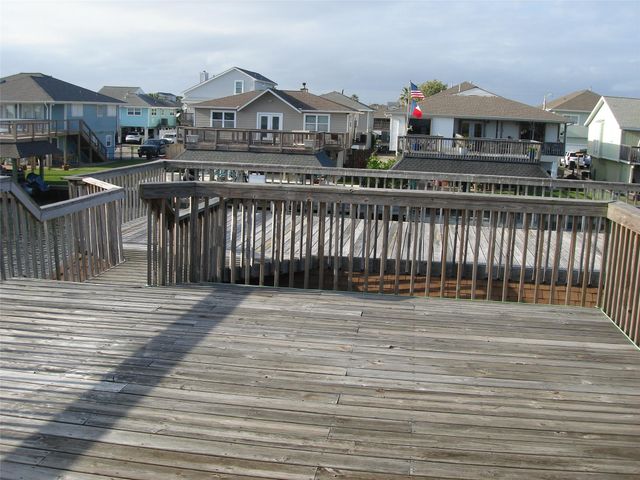 1187 Sailfish Street, Bayou Vista, TX 77563