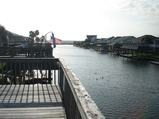 1187 Sailfish Street, Bayou Vista, TX 77563