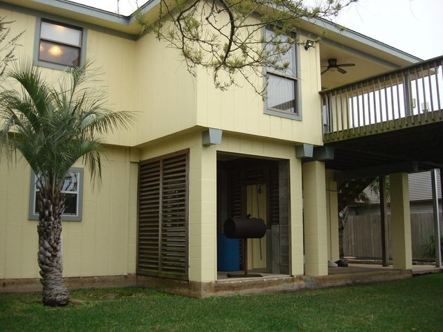 1187 Sailfish Street, Bayou Vista, TX 77563